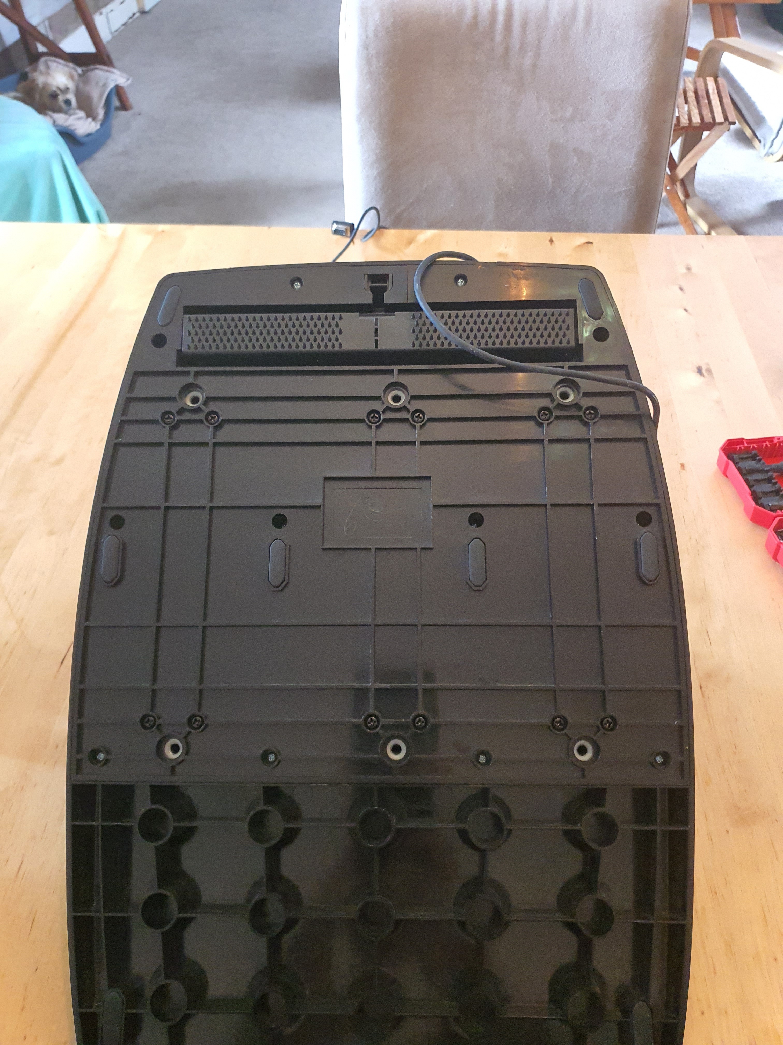 The underside of the G920 pedal set