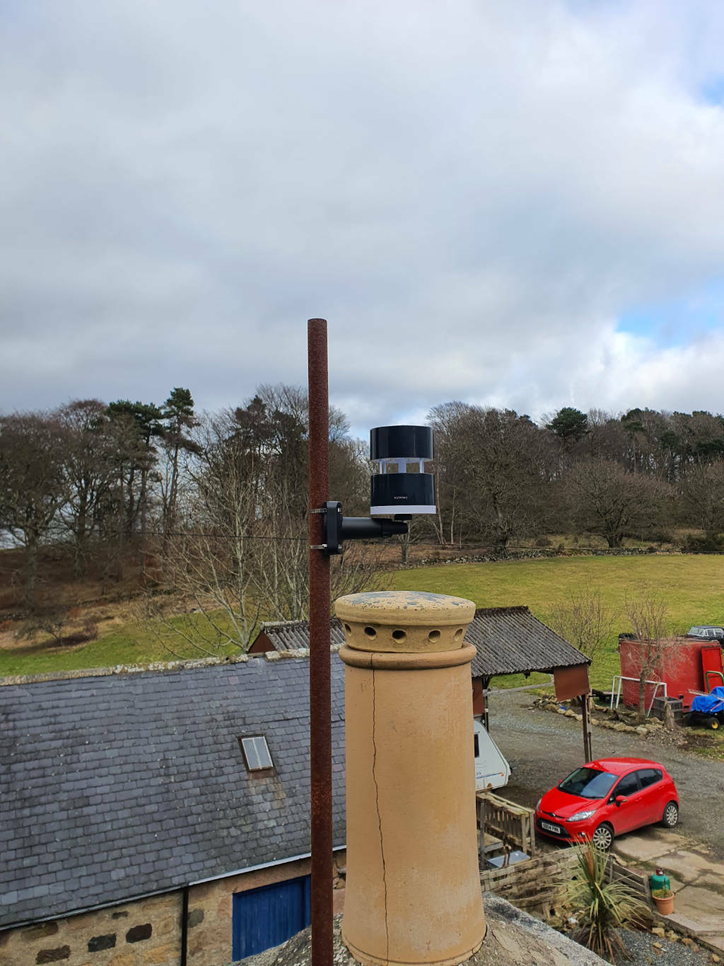 Photo of the Netatmo Anemometer mounted successfully
